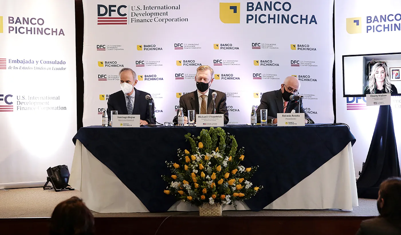 USD 150 millones más para créditos de mujeres con micro, pequeñas y medianas empresas USD 150 millones más para créditos de mujeres con micro, pequeñas y medianas empresas