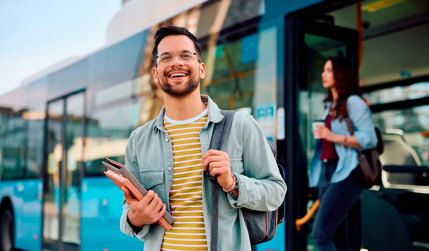 Cómo construir tu historial crediticio desde cero: guía completa para jóvenes