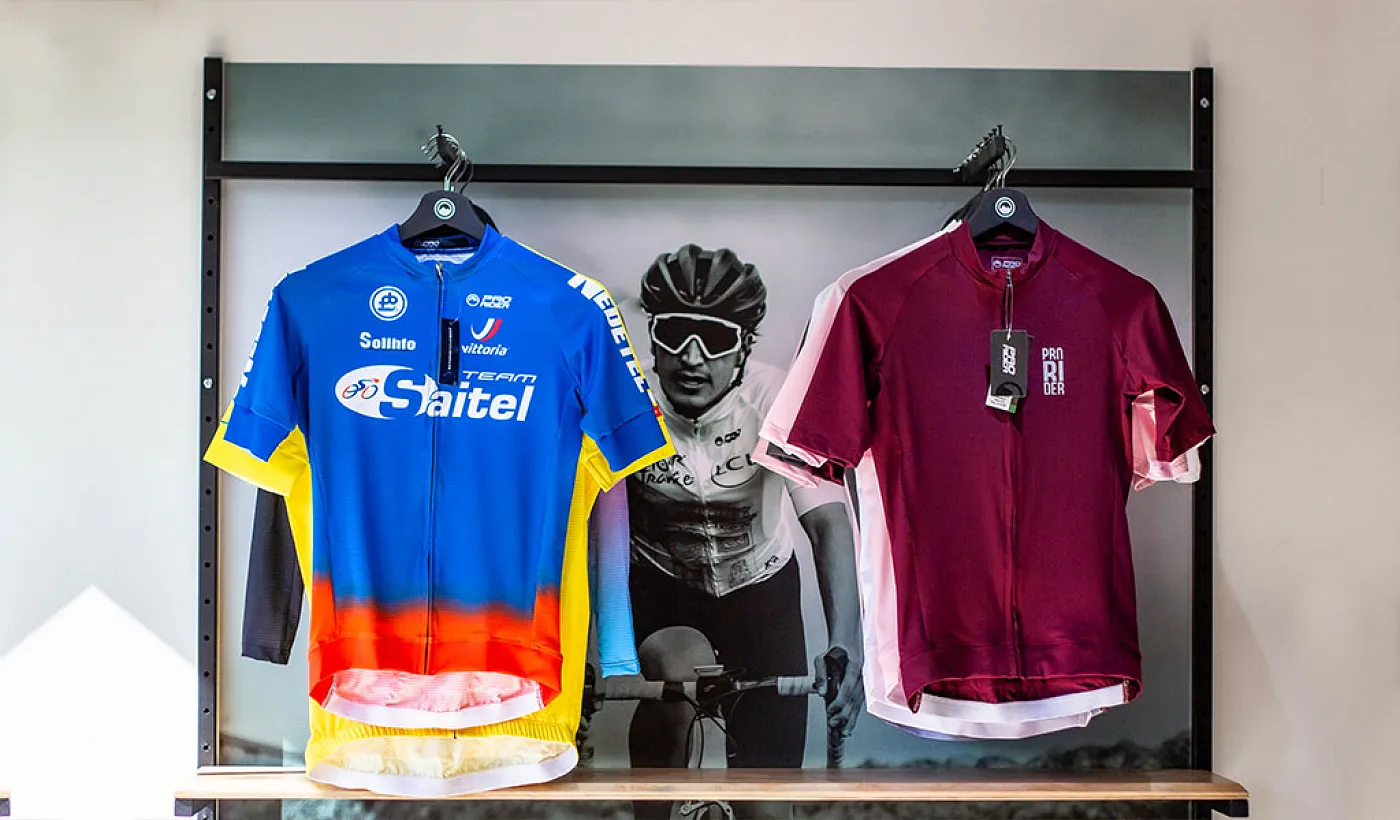 La producción textil para ciclistas crece en Atuntaqui La producción textil para ciclistas crece en Atuntaqui
